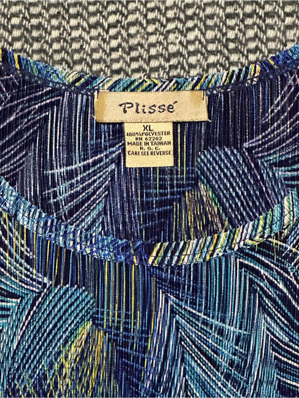 Plisse Vintage Y2K Crinkled Pleat Sleeveless Top Abstract Tropical Print - Picture 2 of 4